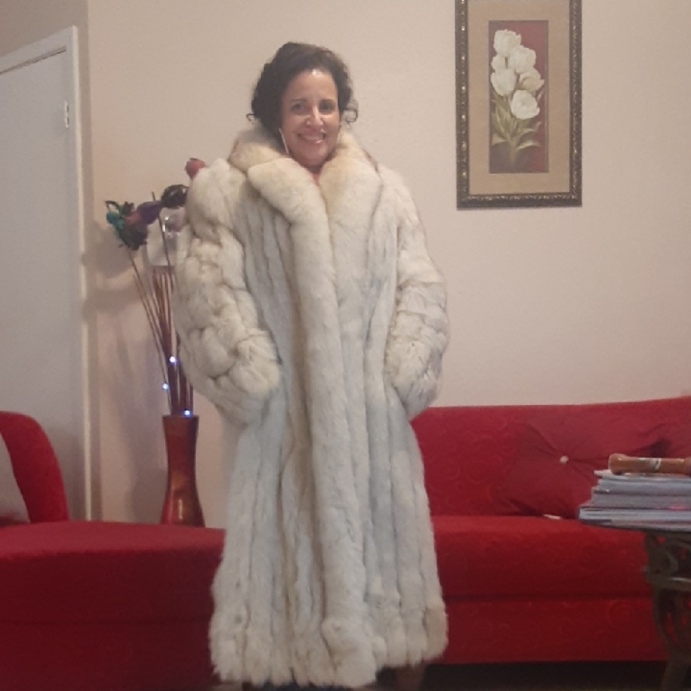 Elegant Women's Cream Fur Coat